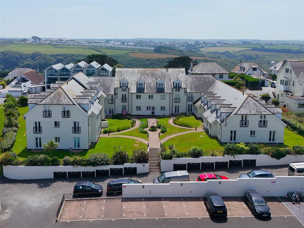 Property photo 1 of 18 Pentire Heights