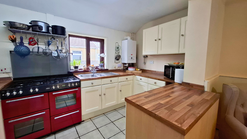 Property photo 3 of 34