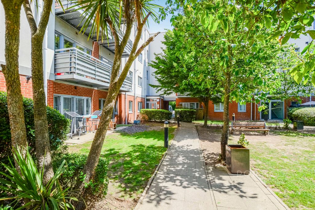 Property photo 1 of 20 Pbox-Img.Jpg
