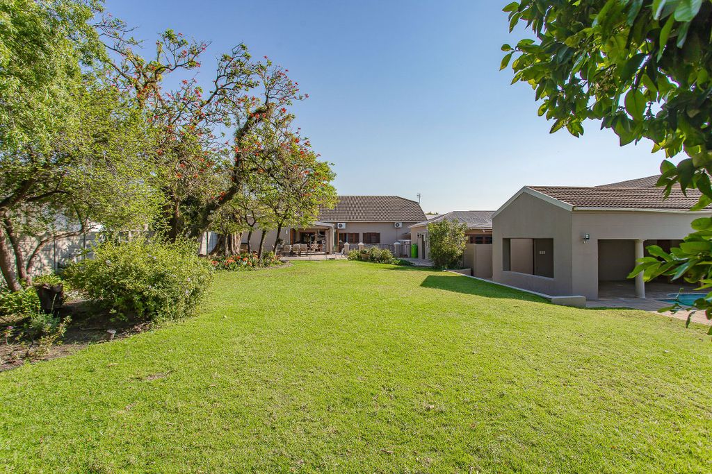 Property photo 2 of 40
