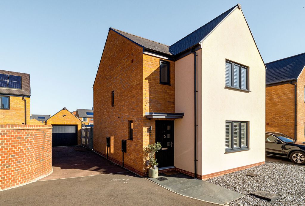 Property photo 1 of 14 1362766-20-68E3E9...