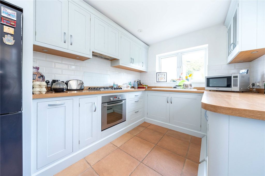 Property photo 3 of 16 Kitchen