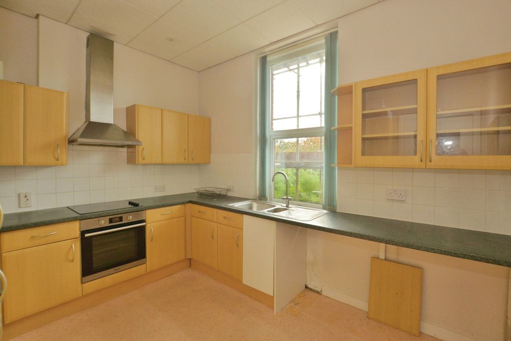 Property photo 3 of 16 Kitchen