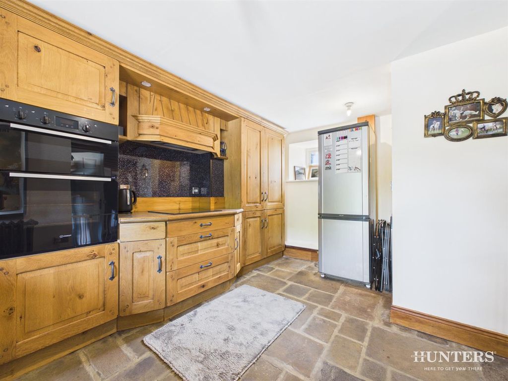 Property photo 3 of 43 Cam05287G0-Pr0225-Still002.Jpg