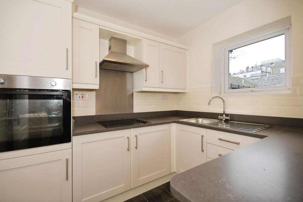 Property photo 2 of 10 Dsc_9887.Jpg