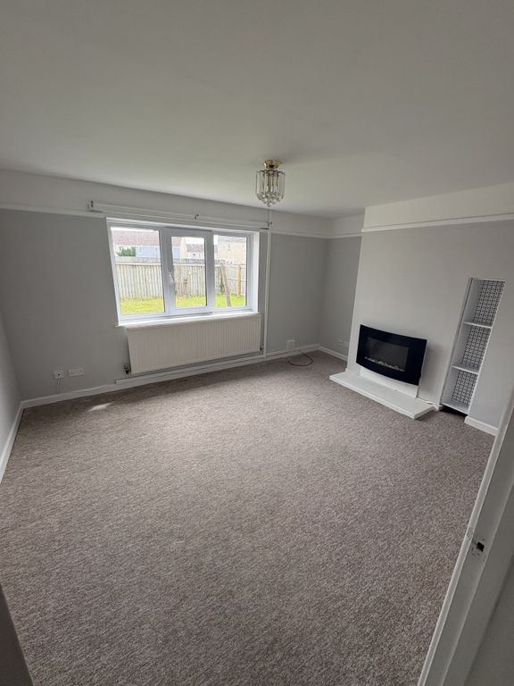Property photo 2 of 10 Living Room