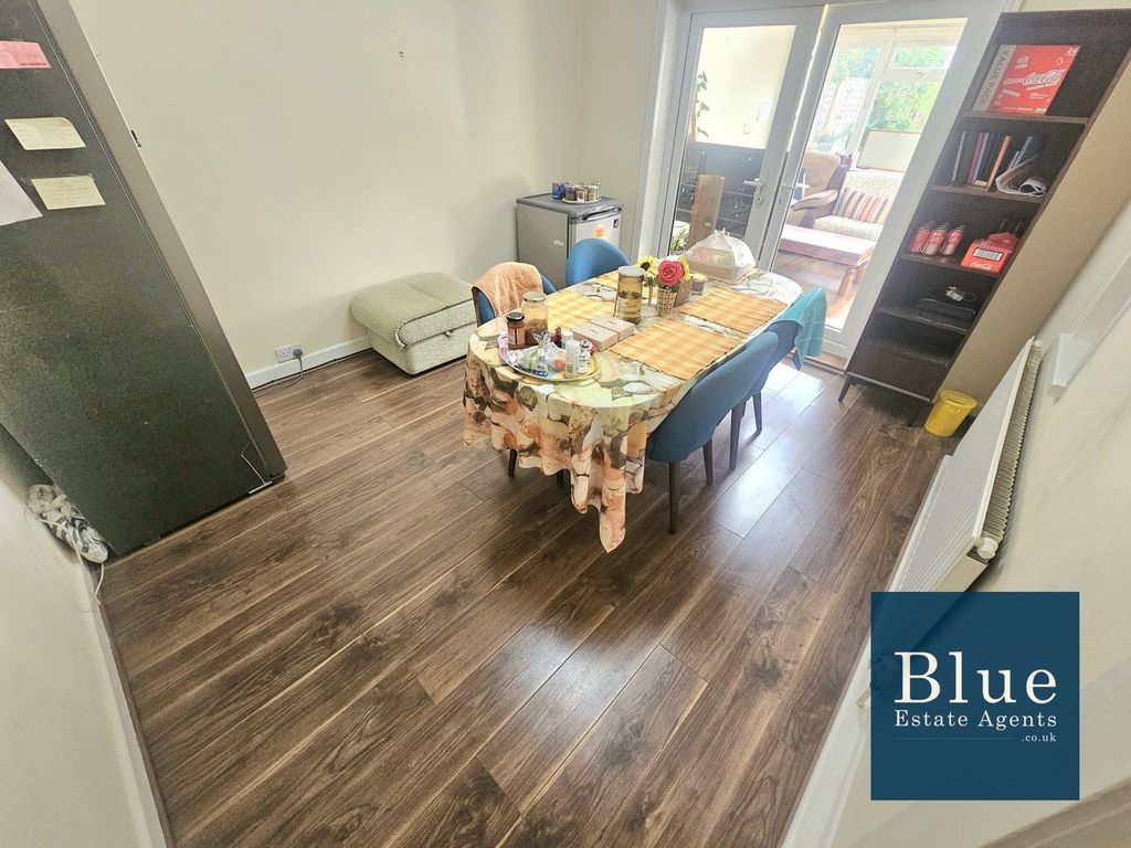 Property photo 2 of 11 Dining Area