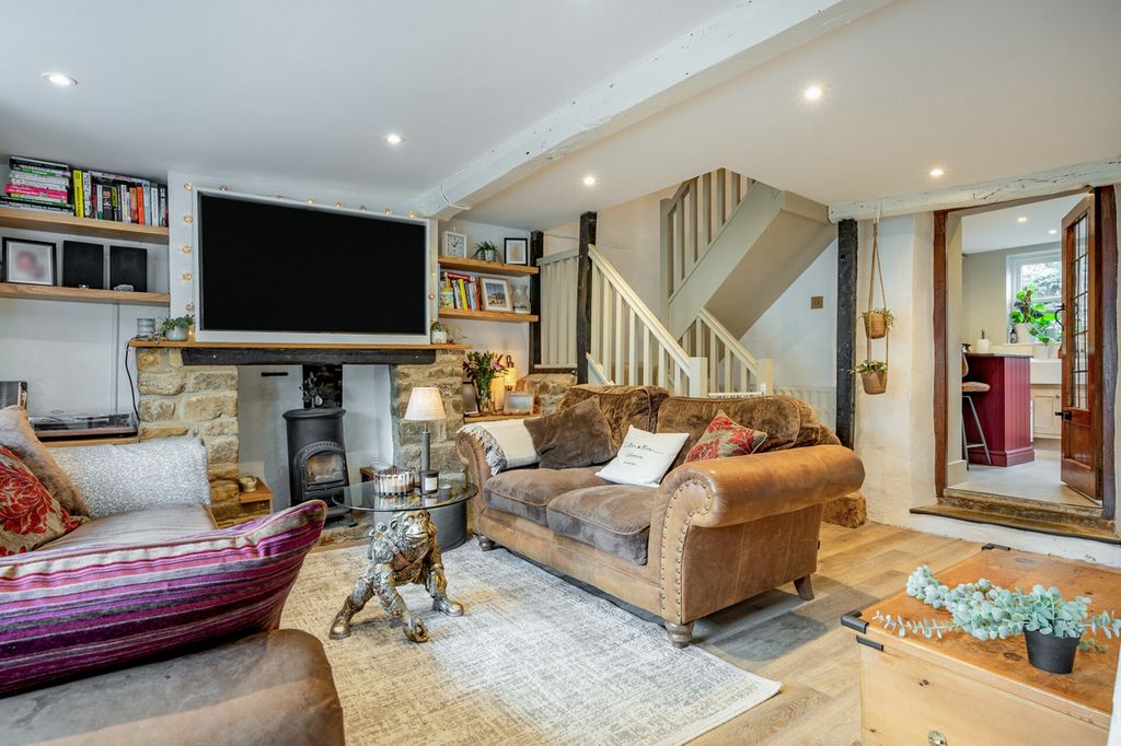 Property photo 2 of 19