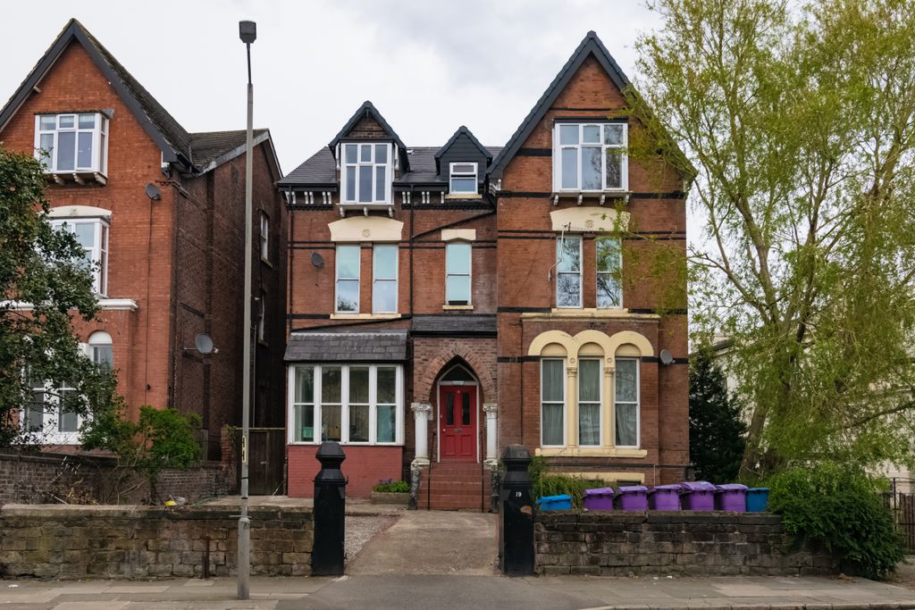 Property photo 2 of 7