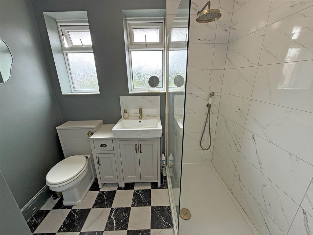 Property photo 3 of 9 Shower.Jpg