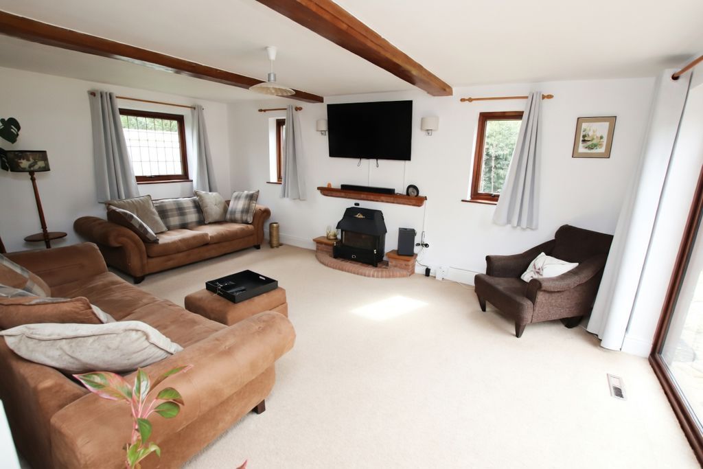 Property photo 2 of 32 Photo 26