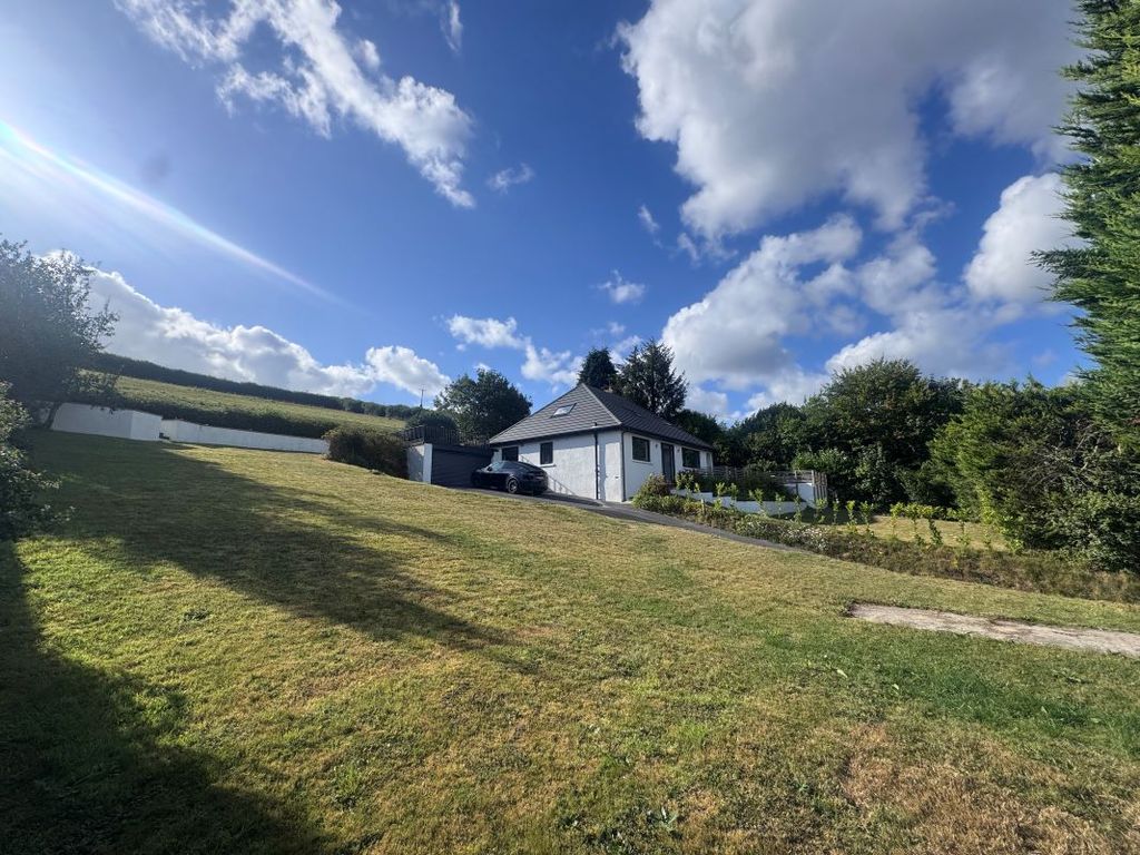 Property photo 1 of 28