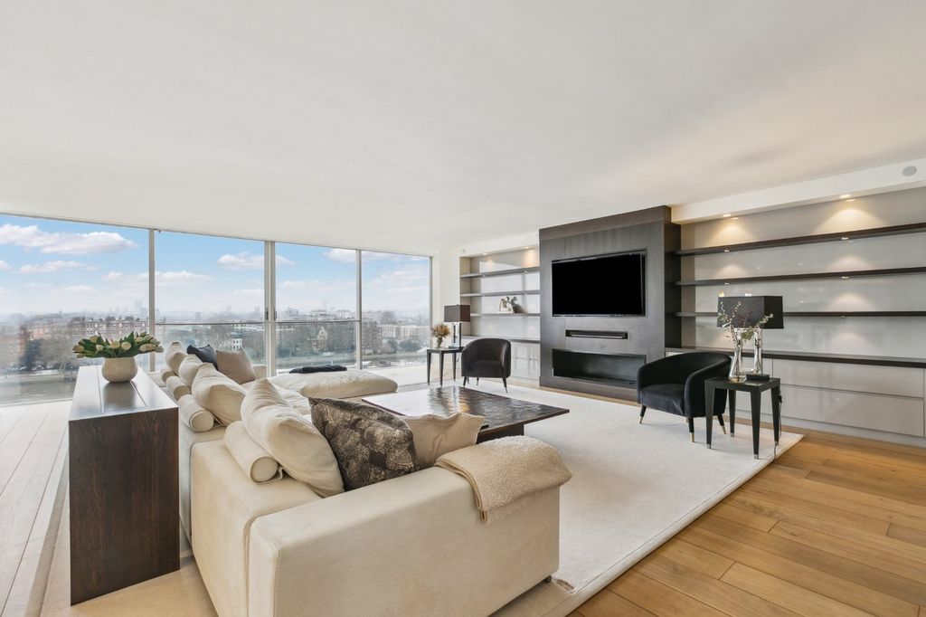 Property photo 3 of 23