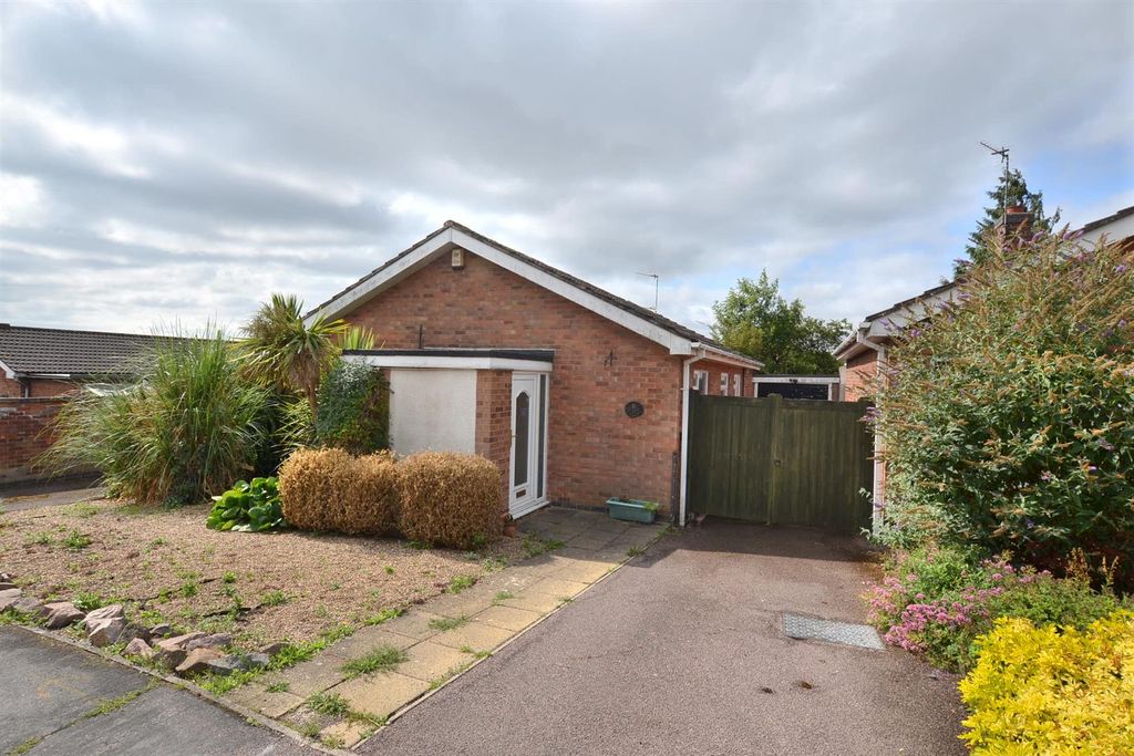 Property photo 1 of 17 Heatcote Drive (1).Jpg