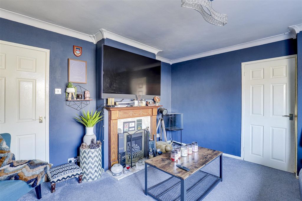 Property photo 3 of 13 32861.Jpg