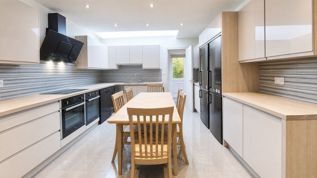 Property photo 3 of 11 243-Tiverton-Road-Ki