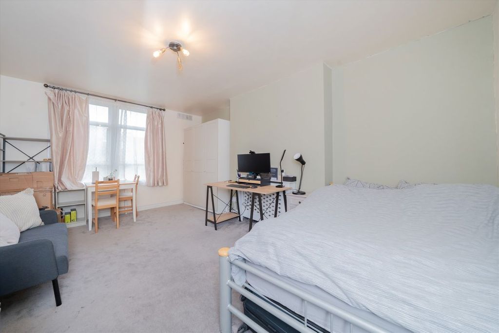 Property photo 1 of 3