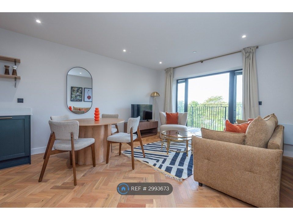 Property photo 2 of 33