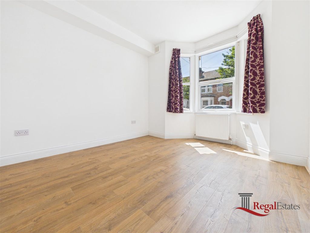 Property photo 1 of 8 Cam02489G0-Pr0303-Still008.Jpg