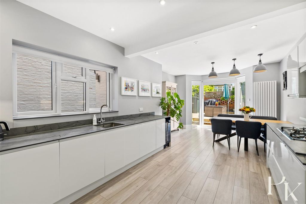 Property photo 3 of 29 Kitchen