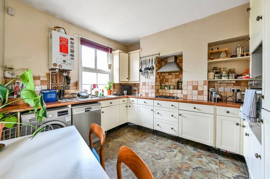 Property photo 3 of 9