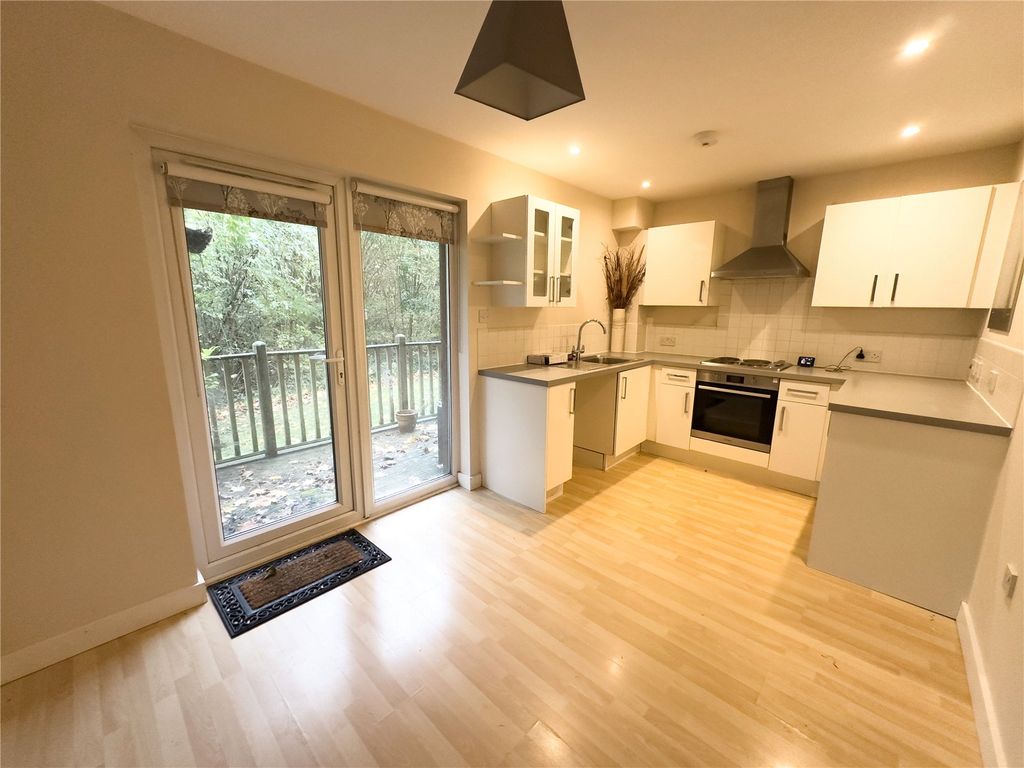 Property photo 3 of 16 Picture No. 14