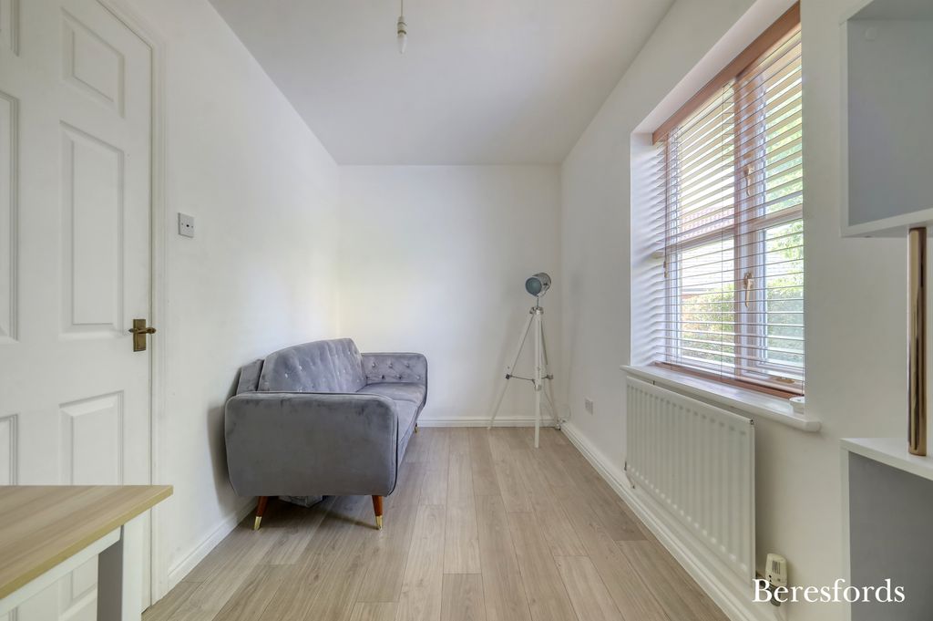 Additional image 8 of 2 bed flat for saleBridge Street, Basildon SS15