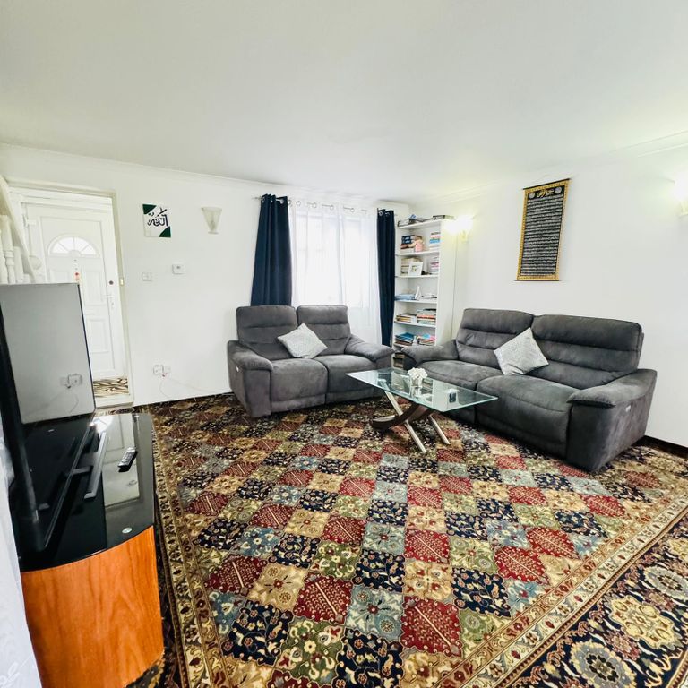 Property photo 3 of 11