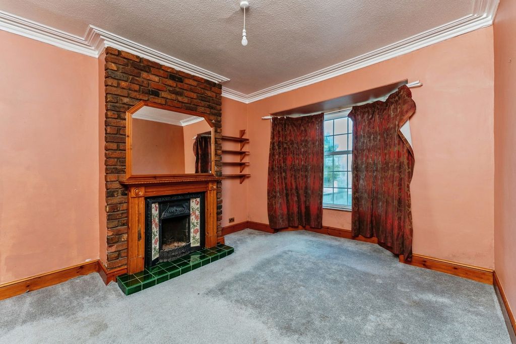 Property photo 2 of 17 Lounge