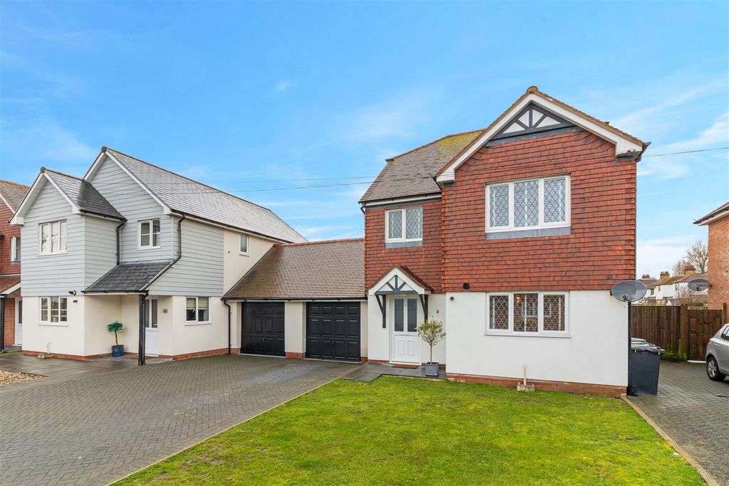 Property photo 1 of 23 Front Aspect