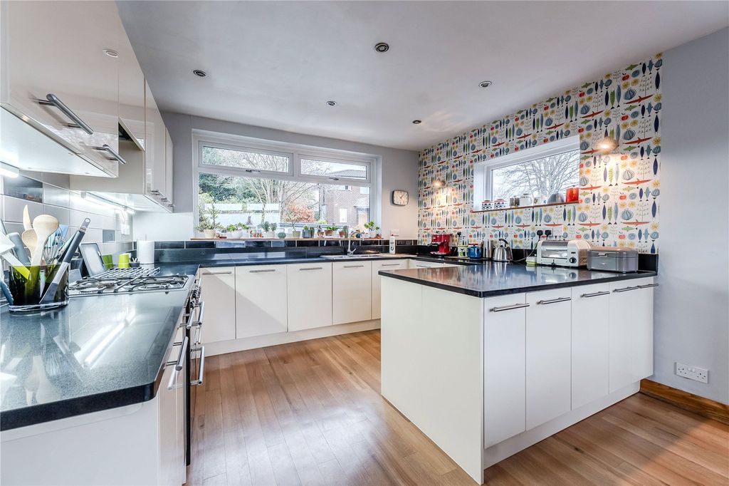 Property photo 3 of 24 Picture No. 02