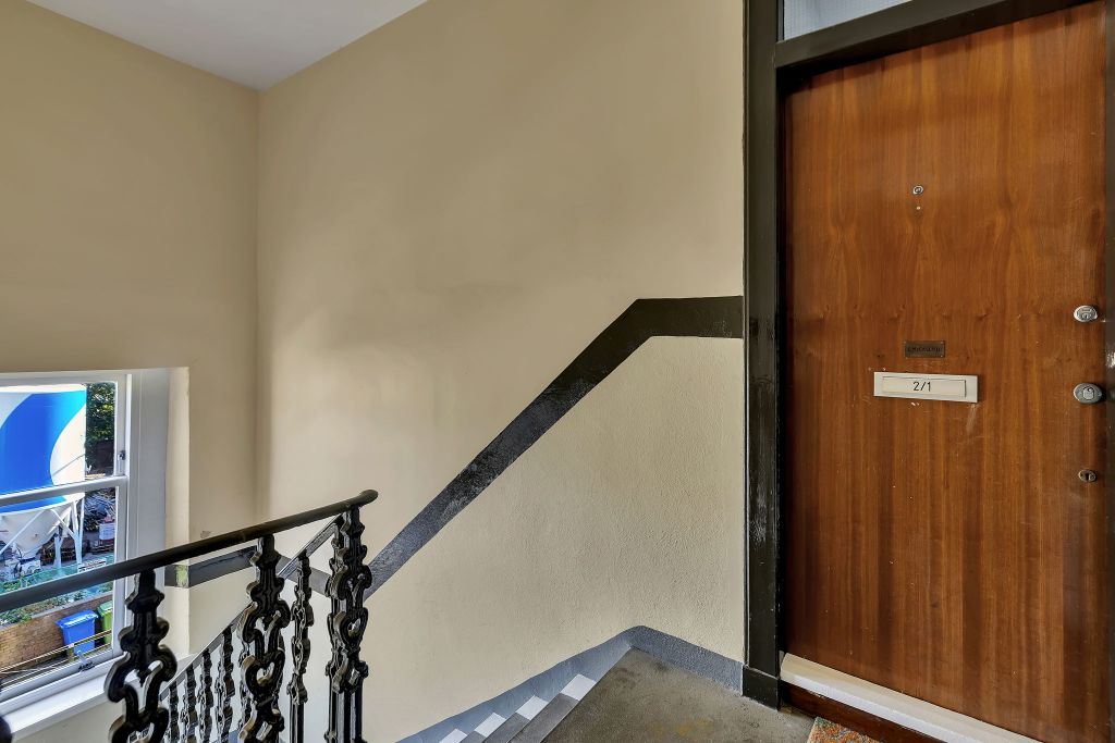 Property photo 3 of 21 2