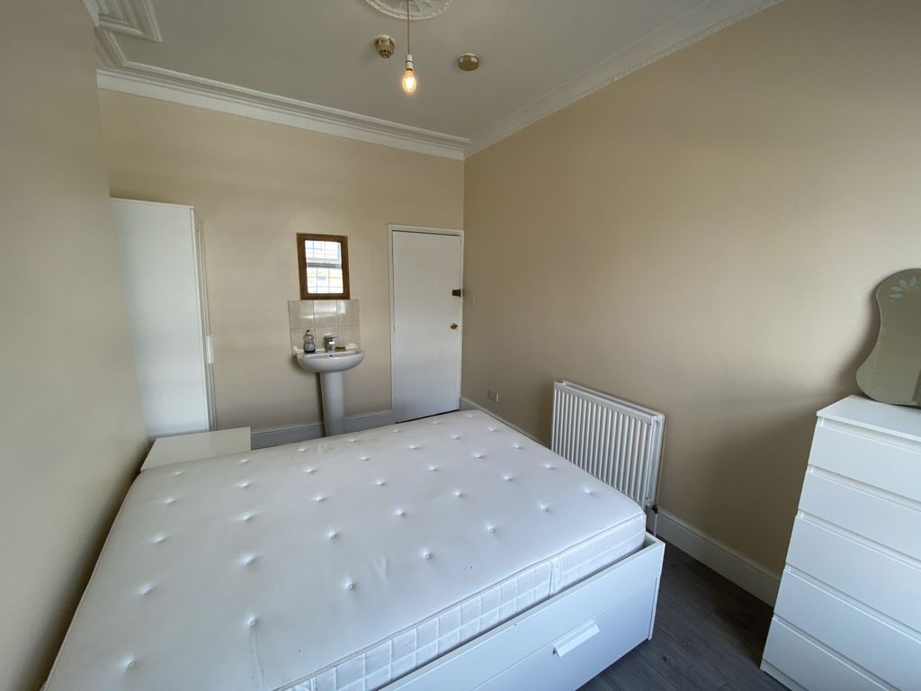 Property photo 1 of 4 Room