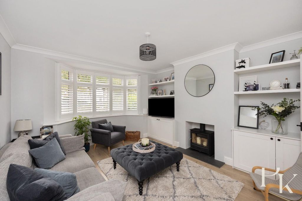 Property photo 3 of 19 Woodhouse Road, 32-019.Jpg