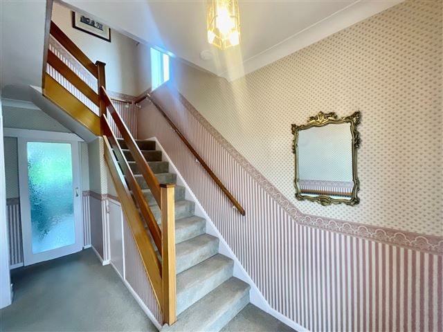 Property photo 3 of 21 Entrance Hallway