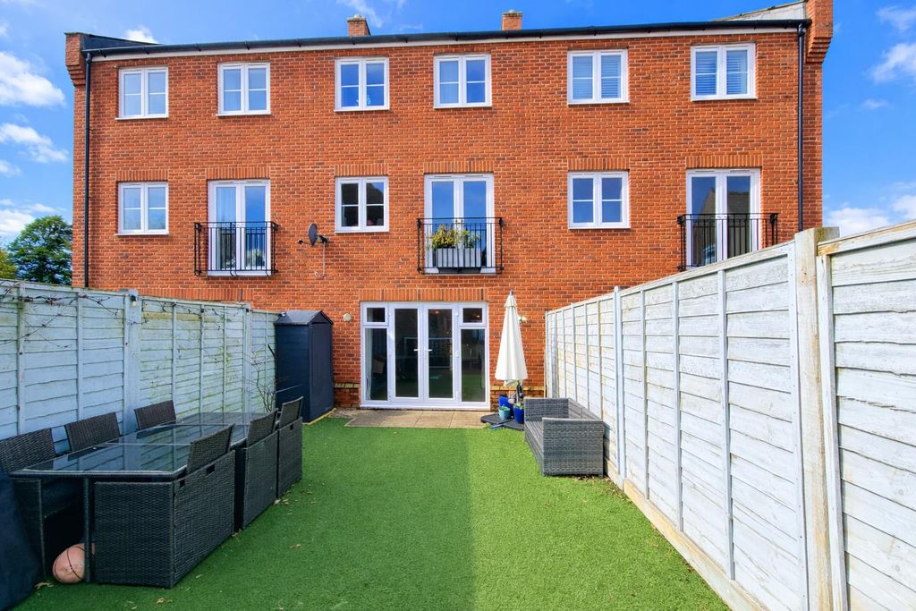 Property photo 3 of 26 21.Png