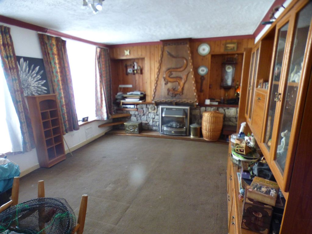 Property photo 2 of 14 Lounge