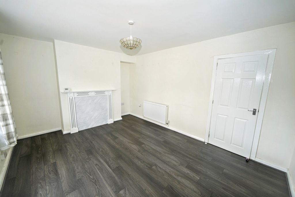 Property photo 3 of 10 Image 2