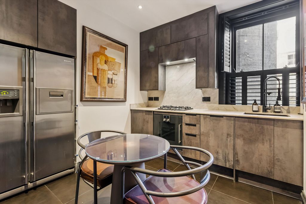 Property photo 3 of 17 Image