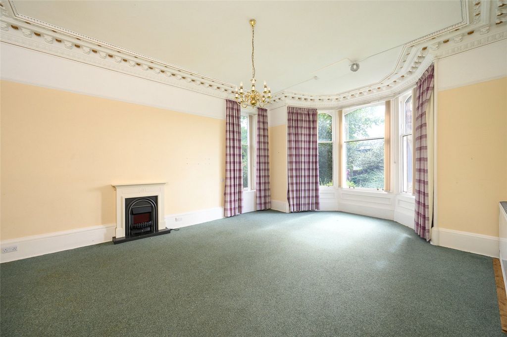 Property photo 3 of 18 Current Sitting Room