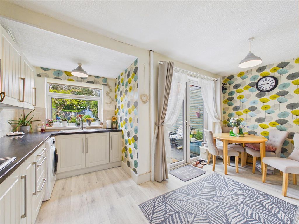 Property photo 2 of 13 Dining Kitchen