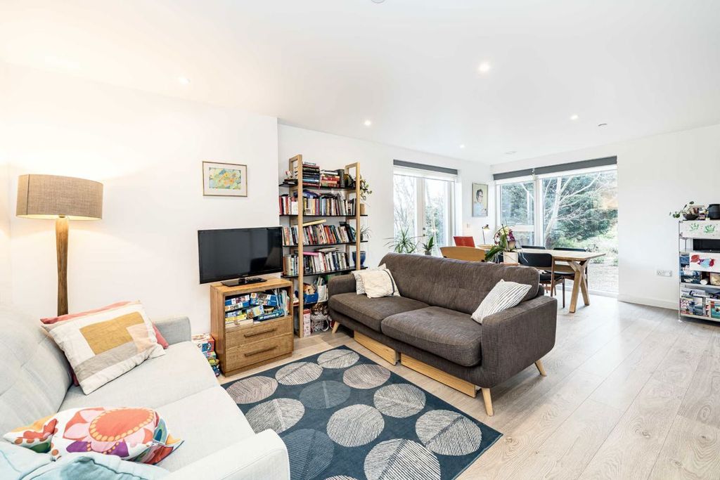 Property photo 2 of 6