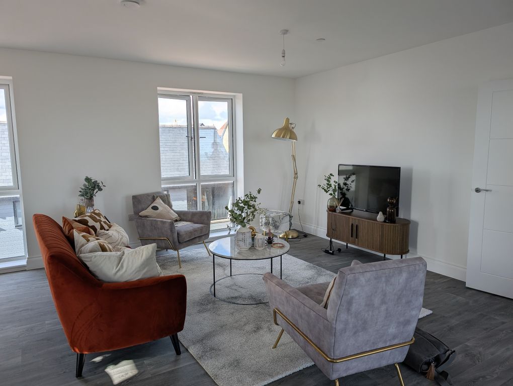 Property photo 3 of 22 Living Area