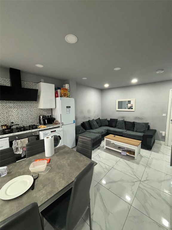 Property photo 2 of 13 Kitchen Diner