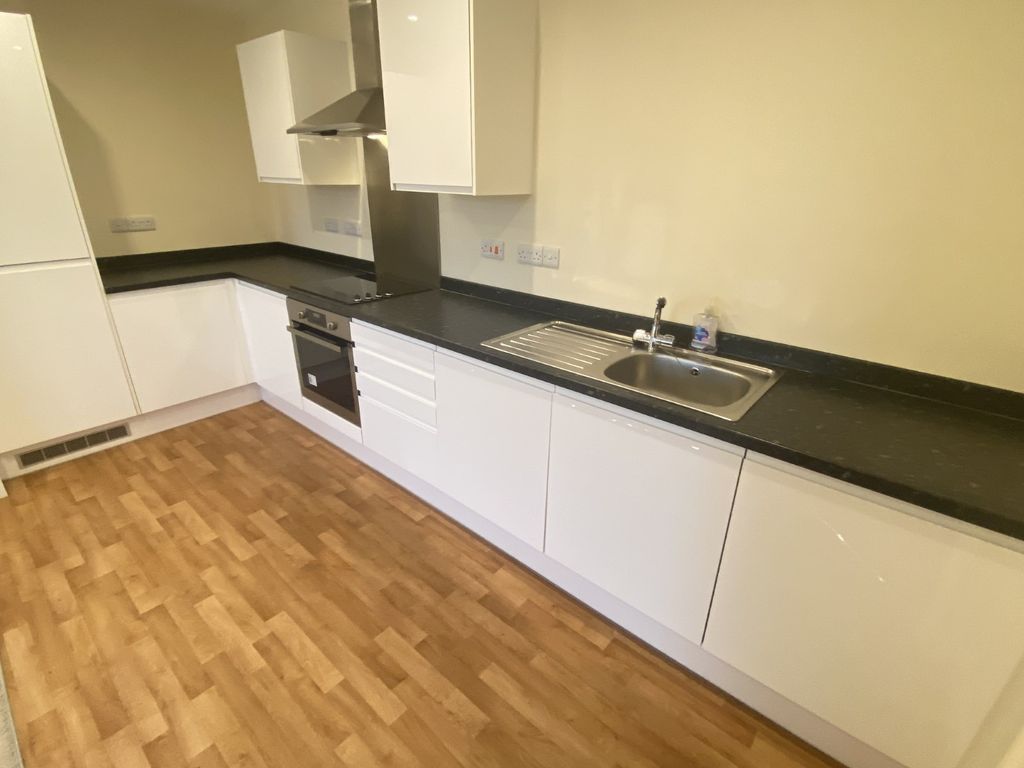 Property photo 2 of 10 Kitchen