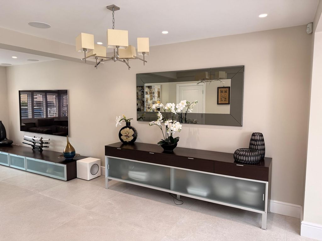 Additional image 4 of 5 bed semi-detached house for saleRavenor Park Road, Greenford UB6