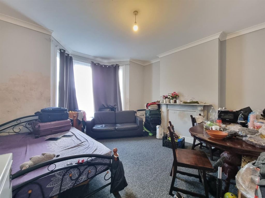 Property photo 2 of 12 Ground Floor