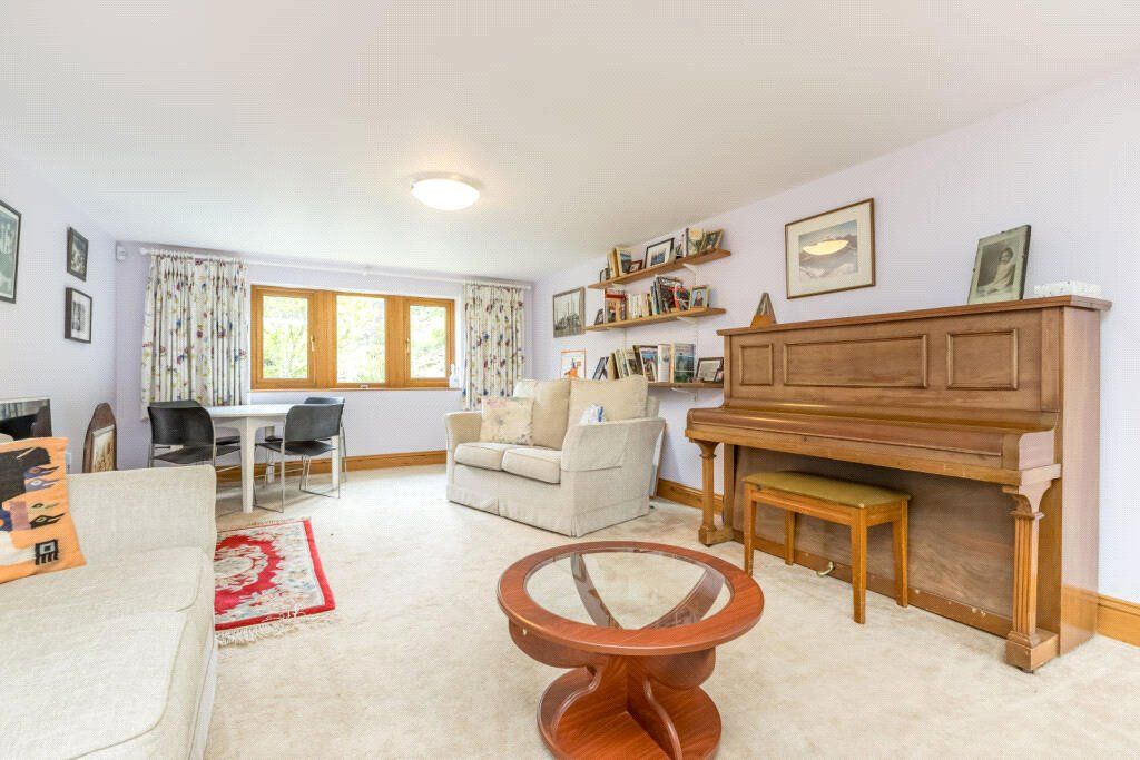 Property photo 3 of 28 Ground Floor Living