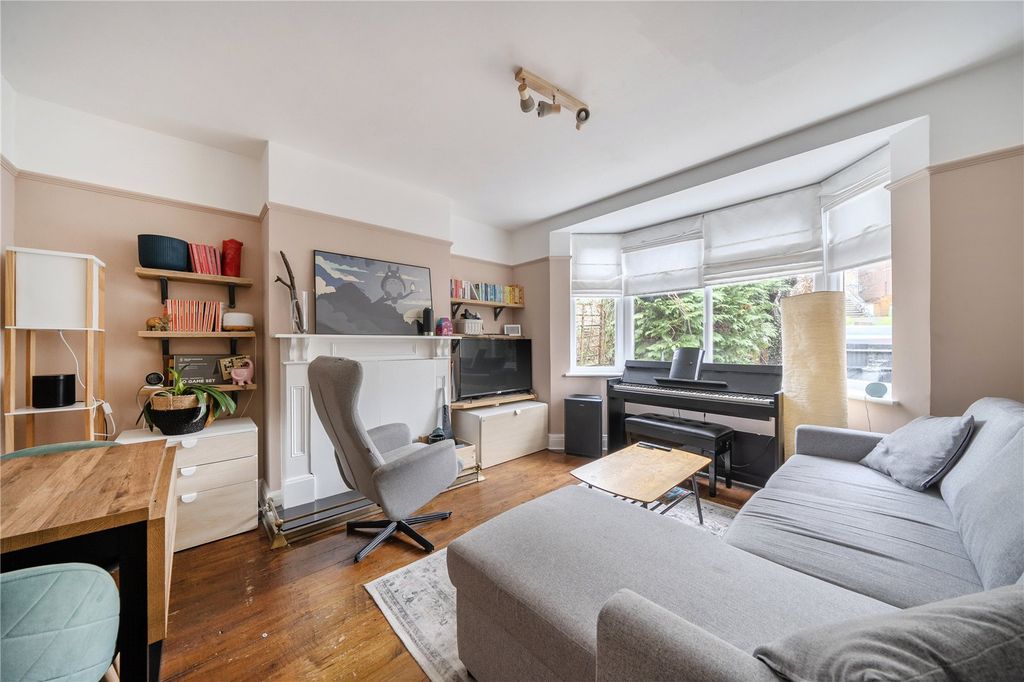 Property photo 2 of 16 Picture No. 11