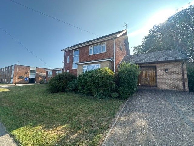 Property photo 2 of 21